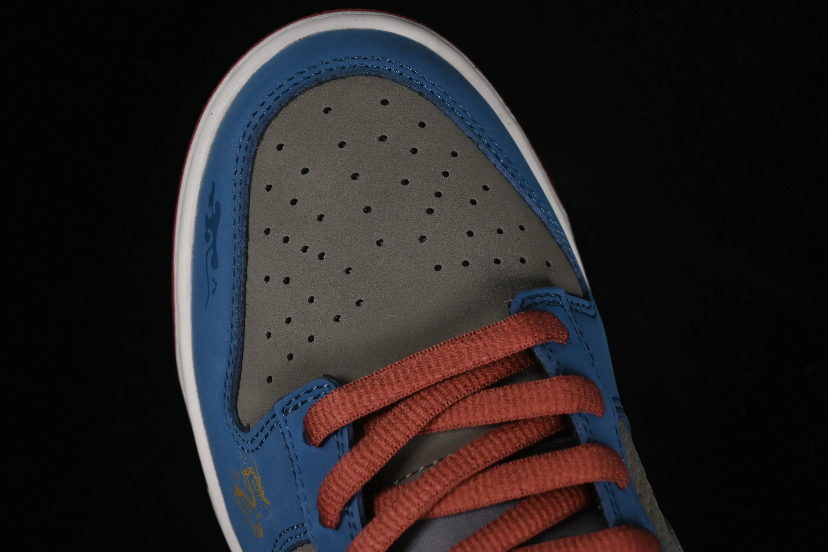 All Categories Nk SB Dunk Series Nk SB Dunk Low High-end Customized Low-top Sneakers C Version Nk Dunk Low Game Theme Black Myth Wukong Auspicious Cloud Dragon Pattern Deconstructed Retro Low-top Casual Sneakers DV2433-109